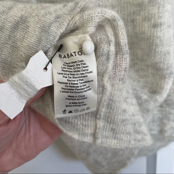 NWT Aritzia Sweater - Large - Picture 4 of 6